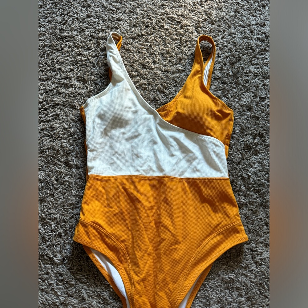 CUPSHE Medium One Piece Swimsuit